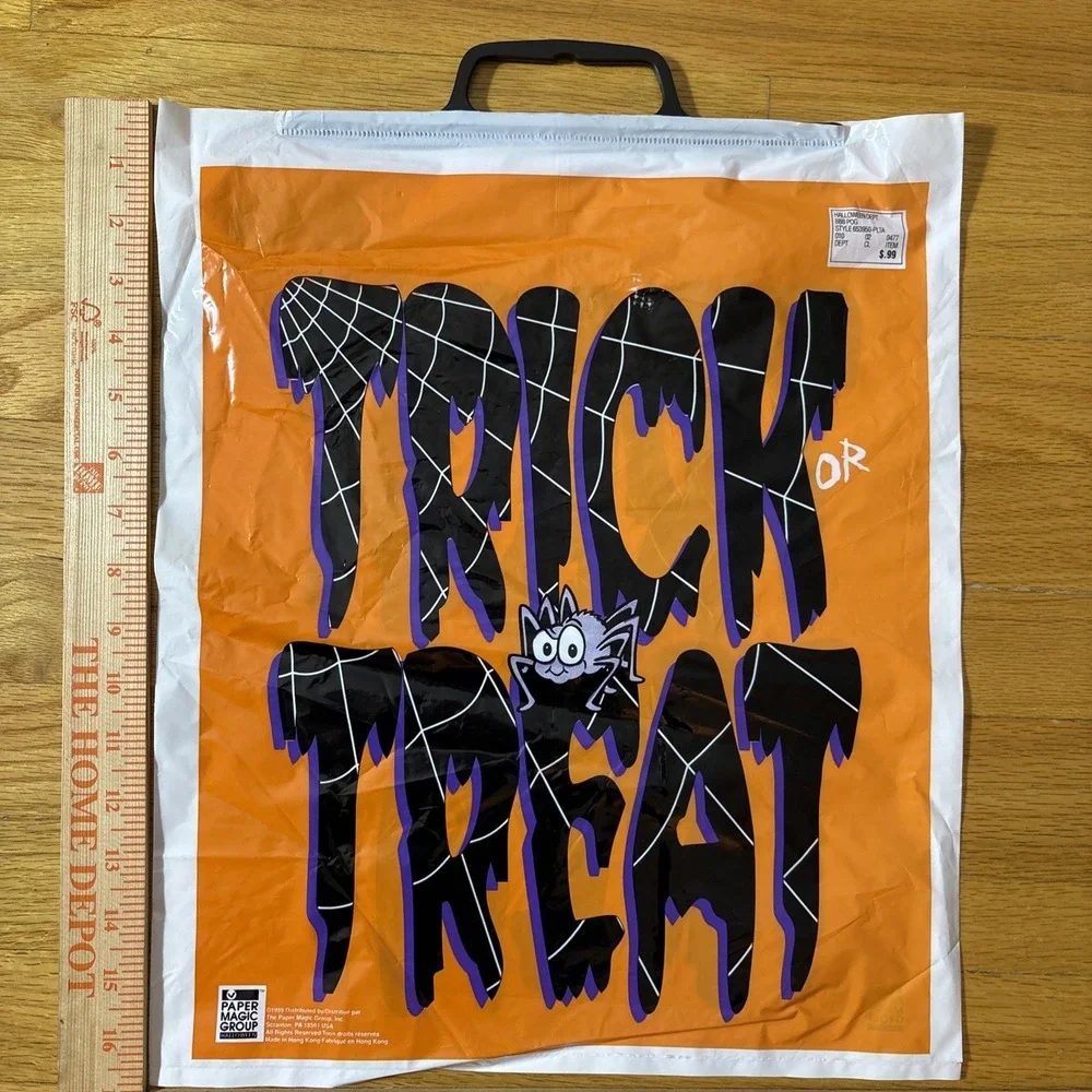 6 Vintage Halloween 1999 Trick or Treat Plastic‎ Bag Paper Magic Group